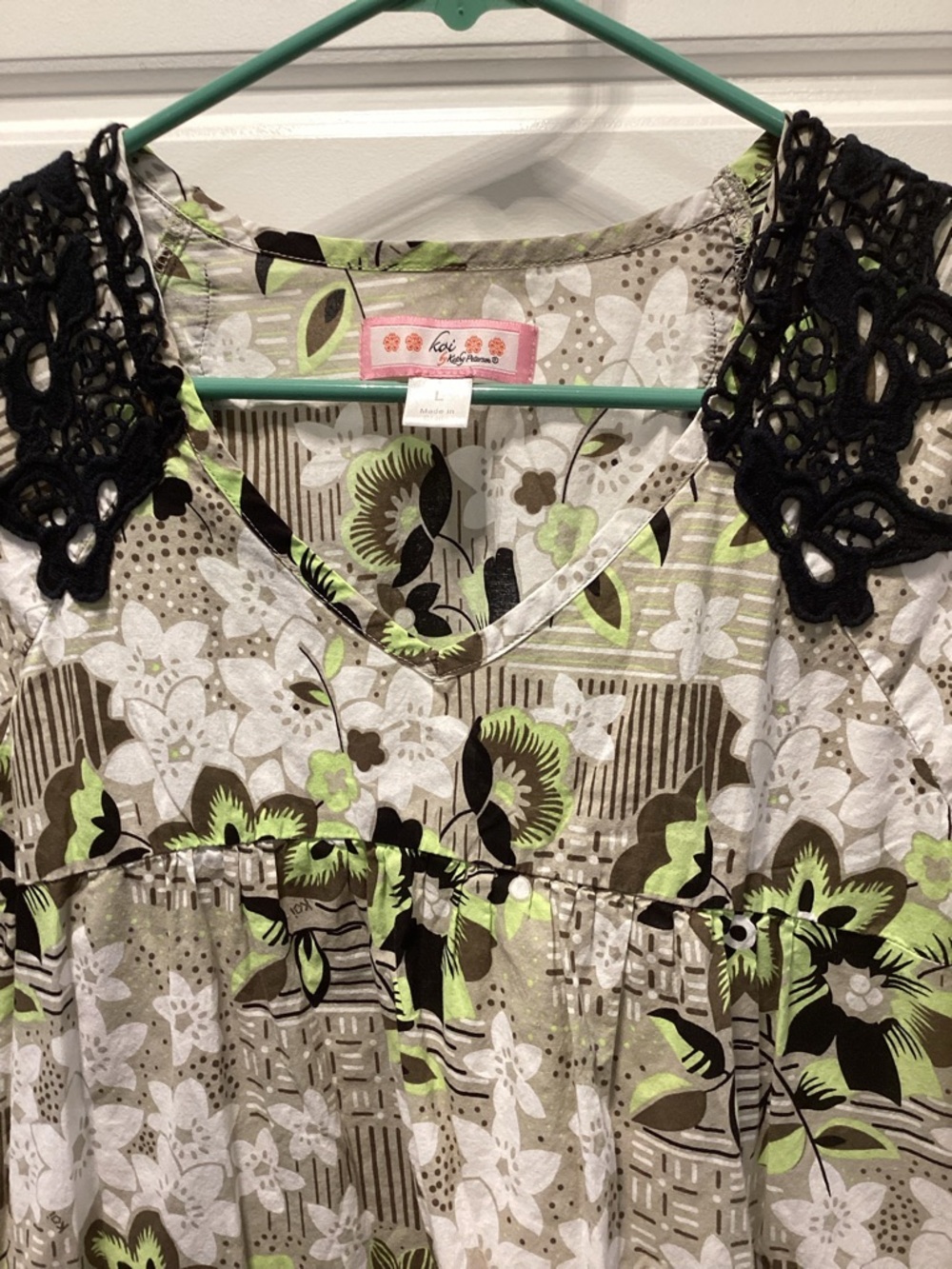 KOI V-Neck Scrub Top with Crochet Shoulders AND PLEATED BODICE. - Picture 2 of 11